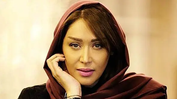 استایل زمستونی سارا منجزی پور در شب کریسمس