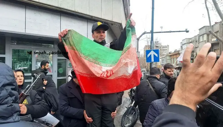 فیلم و عکس شهادت یک زن شرکت کننده در راهپیمایی روز قدس تهران به دنبال حملات هوایی دشمن