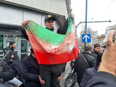 فیلم و عکس شهادت یکی از شرکت کنندگان راهپیمایی روز قدس تهران به دنبال حملات هوایی دشمن