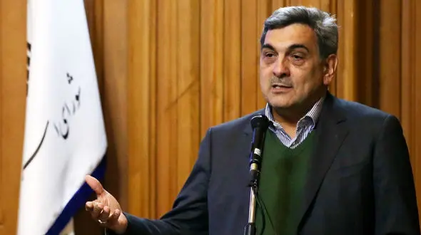 حناچی :  اجباری شدن زدن ماسک در مترو با تاکید ستاد ملی مبارزه با کرونا / کمبود ناوگان علت رعایت نشدن فاصله گذاری اجتماعی در اتوبوس ها