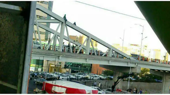 خودکشی جوان بوشهری از پل هوایی / پلیس وارد عمل شد