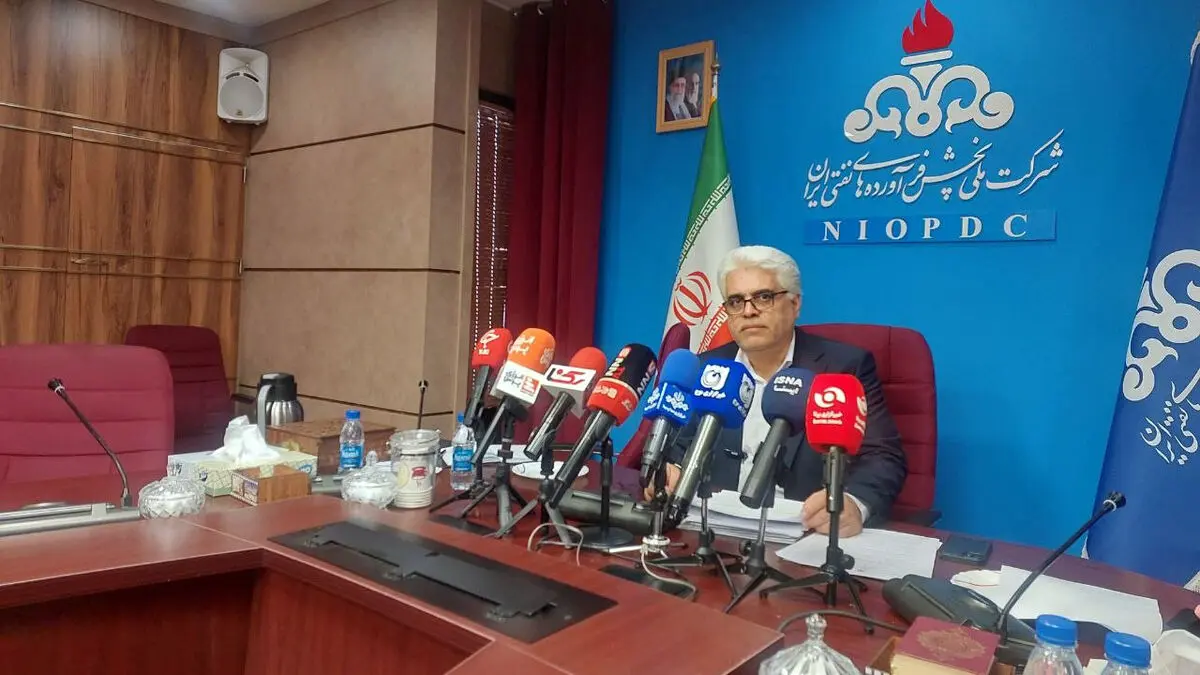 تهران در طرح جمع‌ آوری کارت‌ های آزاد پمپ‌ بنزین‌ ها قرار ندارد