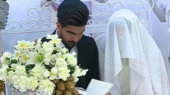 اتفاق جالب در مراسم عقد زوج اراکی / ناگهان صاحب 8 فرزند شدند