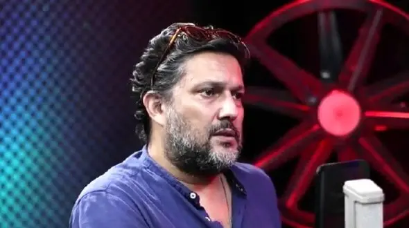 فیلم آوازخوانی غمگین از ته دل حامد بهداد در یک دورهمی خانوادگی / چه صدا و چه اجرایی!