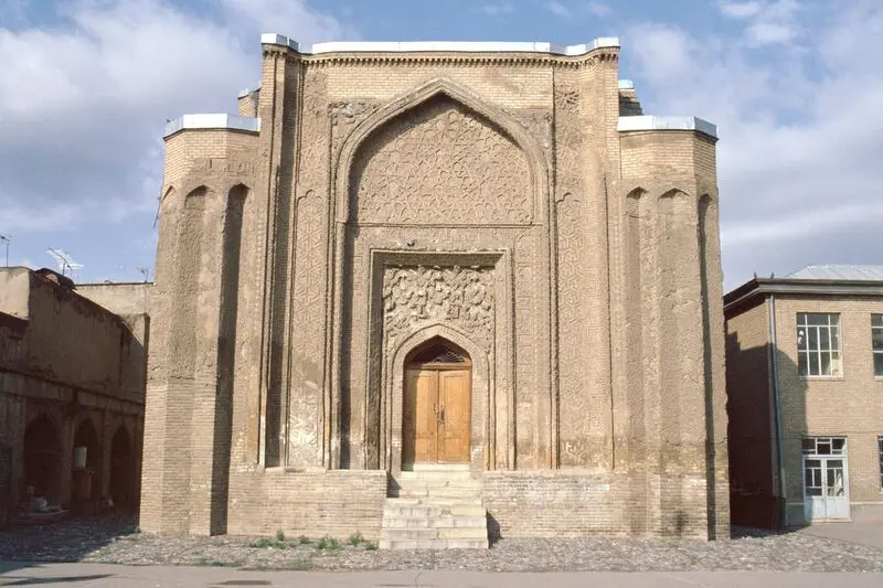 شناخت گنبد علویان همدان