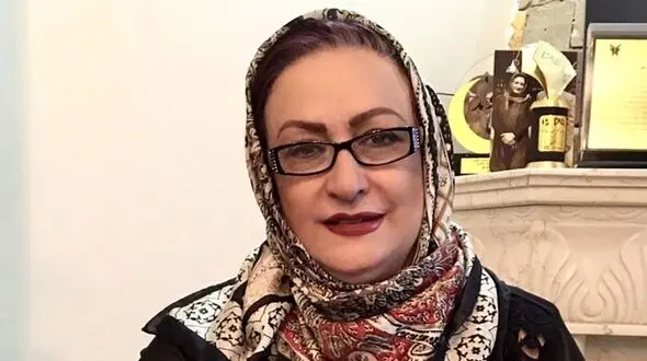 فیلمی از متلک های سنگین مریم امیرجلالی در شام ایرانی برای خانم بازیگران /  چقدر رک و پوست کنده ...