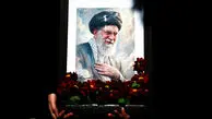 فیلم نوای ماندگار حاج صادق آهنگران در مصلای تهران؛ عزاداری یادگار جبهه‌ ها برای رهبر شهید