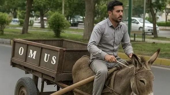 خلاقیت خنده دار راننده باری در تعمیر موتورش با کمترین امکانات شاهکاریه برای خودش/ وقتی هوشت بالاست و از فیزیک استفاده میکنی/ بفرما تکنولوژی