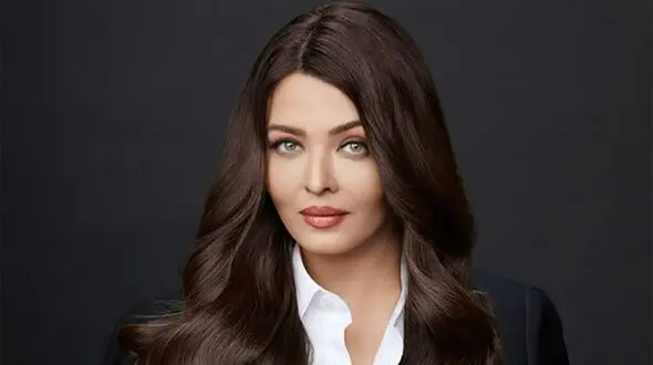 استایل زیبای زیباترین زن هند بعد از طلاق / آیشواریا رای دوباره شیک پوشی اش را به رخ کشید