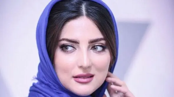 سلفی یادگاری هلیا امامی در کنار مارلون براندو، بازیگر امریکایی معروف