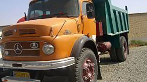 قطع 2 دست مرد 50 ساله زیر بار کامیون 