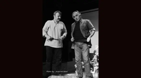 بازیگر پر حاشیه قبل از انقلاب روی صحنه تئاتر رفت +عکس