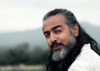 فیلم آواز باشکوه پرواز همای /صدایی به شورانگیزی عشق، موزیک ویدئوی آهنگ «ماه من» /گاهی از دور تماشایت می کنم...