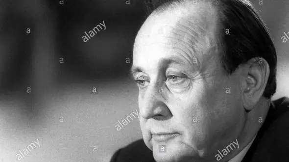 خاطره موسویان از سفر وزیر خارجه آلمان به ایران / درگیری با  آمریکا مانع پیشرفت ایران!