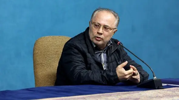 انتقاد روزنامه اصولگرا از معاون پزشکیان: با دبیری خداحافظی کنید!