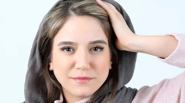 فیلم / ستاره پسیانی: من نگفتم شوهرم بی ریخت باشه /  گفتم قیافه برام مهم نیست !  یعنی بی ریخت ... + عکس شوهر جذابش