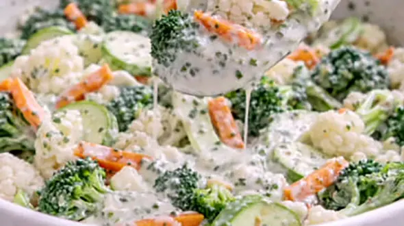 سالاد گل‌ کلم با سس ماست و نارنج / فیلم