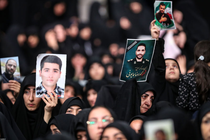 رهبر انقلاب حضرت آیت الله خامنه ای در مراسم بزرگداشت شهدای جنگ تحمیلی اخیر 7-5-1404