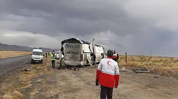 واژگونی مرگبار اتوبوس مسافربری در جاده سرخه + جزئیات