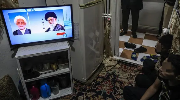 عکس های دیدنی از واکنش زندانی ها هنگام اعلام خبر عفو گسترده !