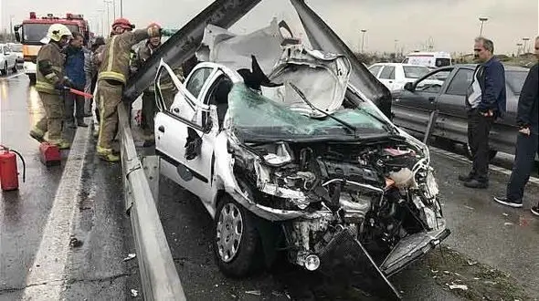 معجزه / 206 از وسط پاره شد اما سرنشینان زنده ماندند / در تهران رخ داد + عکس 