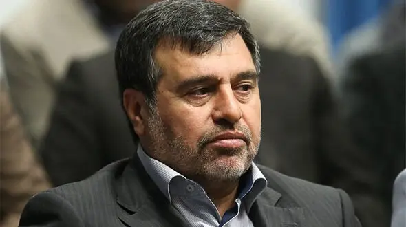 همتی هشدار داد: اصلاح اقتصادی قطره‌چکانی نتیجه‌ای جز تلاطم و بحران ندارد