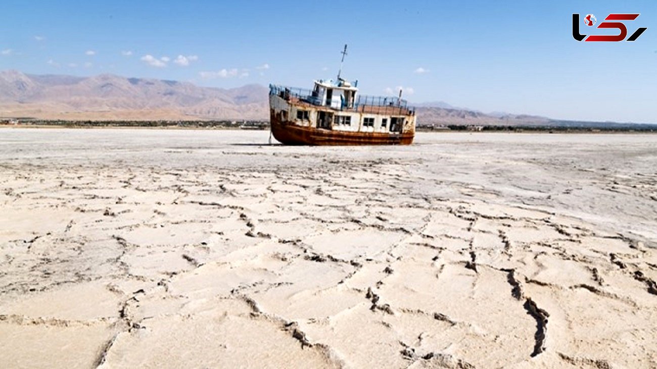 حجم آب دریاچه ارومیه در یک سال 37 درصد کاهش یافت / تراز دریاچه ارومیه 3.38 متر از شرایط اکولوژیک پایین تر است
