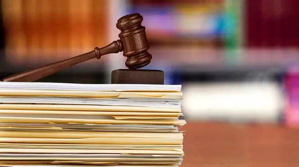 مرد مسلح جواز اسلحه اش را به نام زنش زده بود تا دستگیر نشود / در بوشهر فاش شد