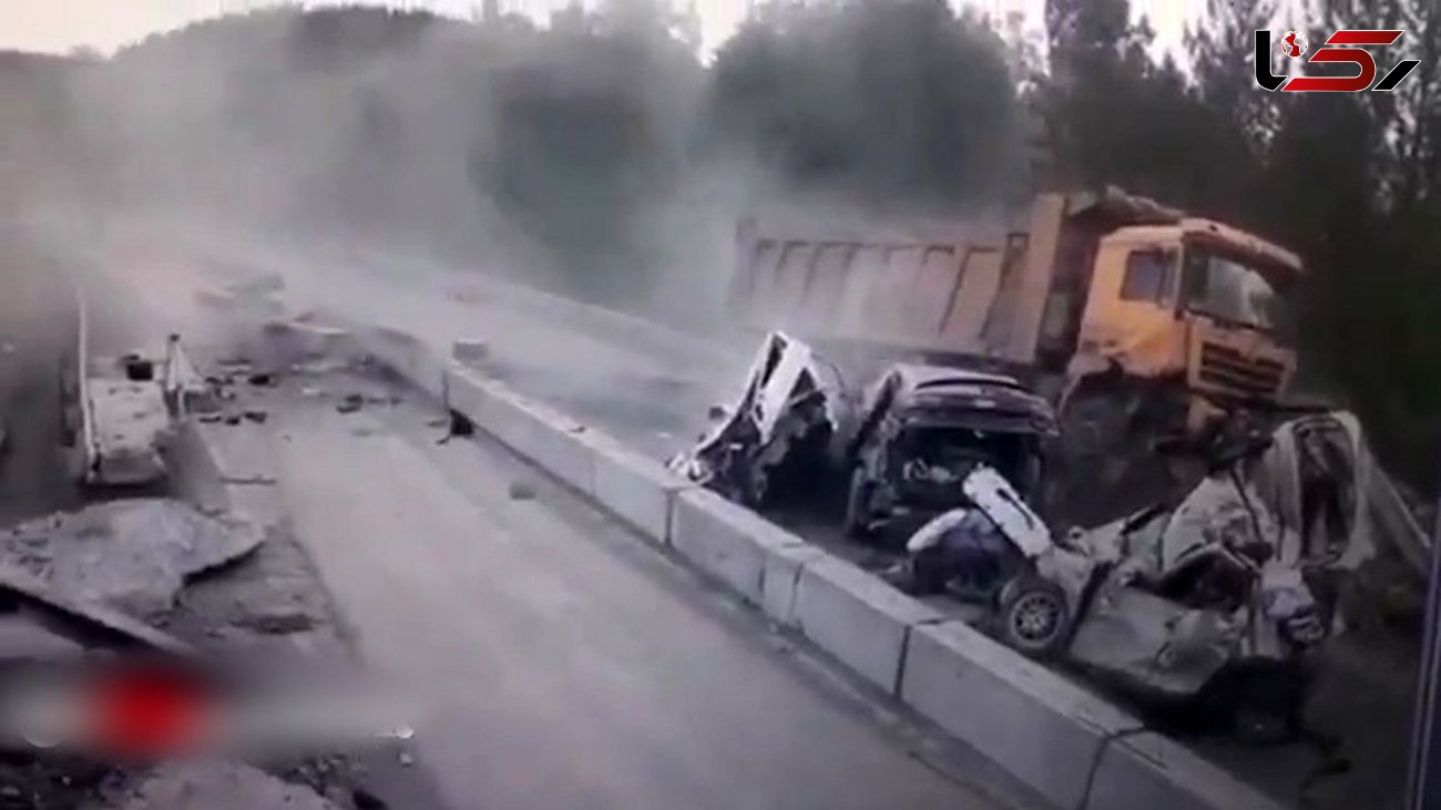 فیلم لحظه تصادف دلخراش / کامیون 4 خودرو را مچاله کرد + عکس