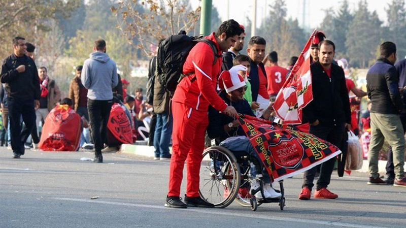 حضور هواداران پرسپولیس در روبروی استادیوم آزادی 