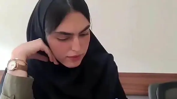 فیلمی طنز از نحوه شنیدن سوالات زبان توسط دانش آموزان/ چه خوب درومده کار