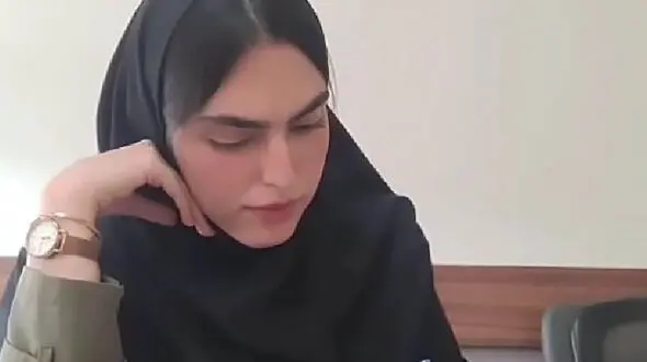 فیلمی طنز از نحوه شنیدن سوالات زبان توسط دانش آموزان/ چه خوب درومده کار