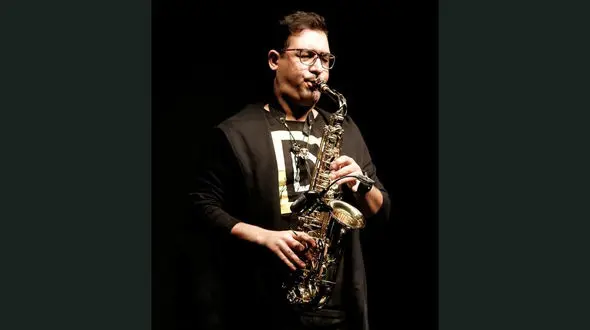 امیر محمدی تولد همه عزیزان را تبریک گفت + فیلم