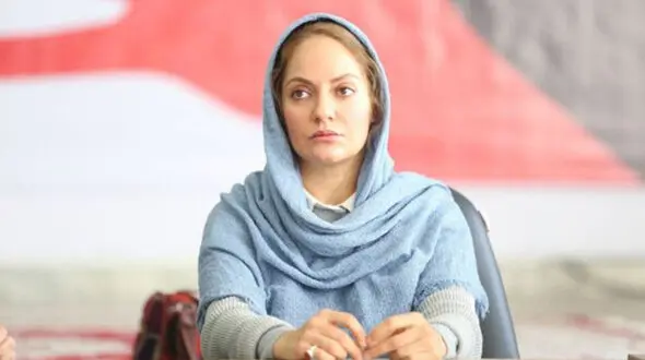 وکیل مهنازافشار: او در ایران نیست !