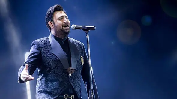 خواننده پاپ معروف برای برگزاری کنسرت وارد سیدنی شد + عکس