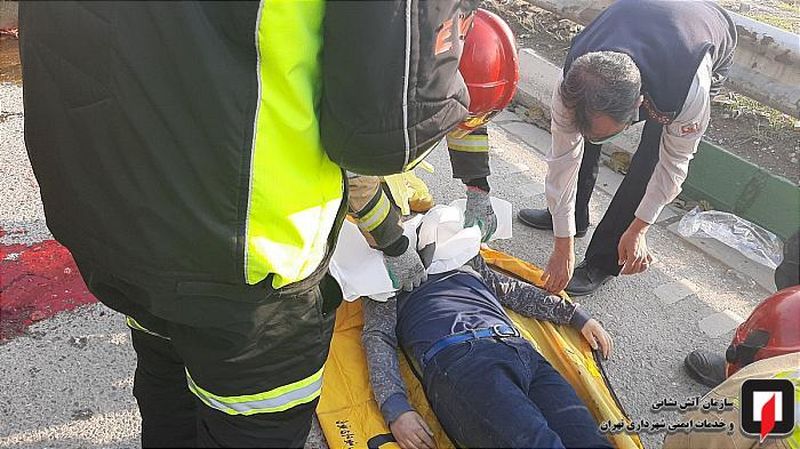 مرگ دلخراش پسر نوجوان در حادثه واژگونی وانت بار 
