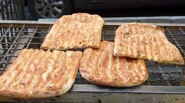 زن اسپانیایی عاشق نون بربری ایران شد + عکس تتوی عجیب خانم توریست !