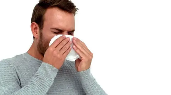 خطر سکته مغزی با نگه داشتن عطسه