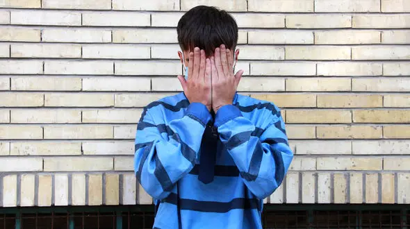 گفتگو با پسر 15 ساله که بخاطر پدر و مادرش مواد ممنوعه می فروخت + جزییات