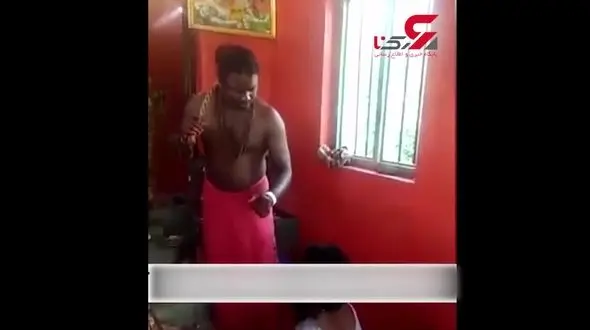 لحظه خارج کردن جن از بدن دختر جوان  + فیلم