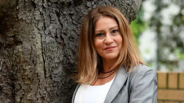 انتخاب اولین شهردار زن ایرانی در فرانکفورت/ نرگس اسکندری کیست؟ + عکس