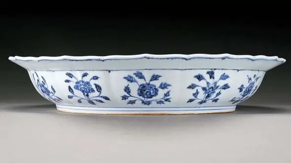 بشقاب مهین بانو 250 میلیارد تومان قیمت دارد / واقعا شگفت انگیز است!