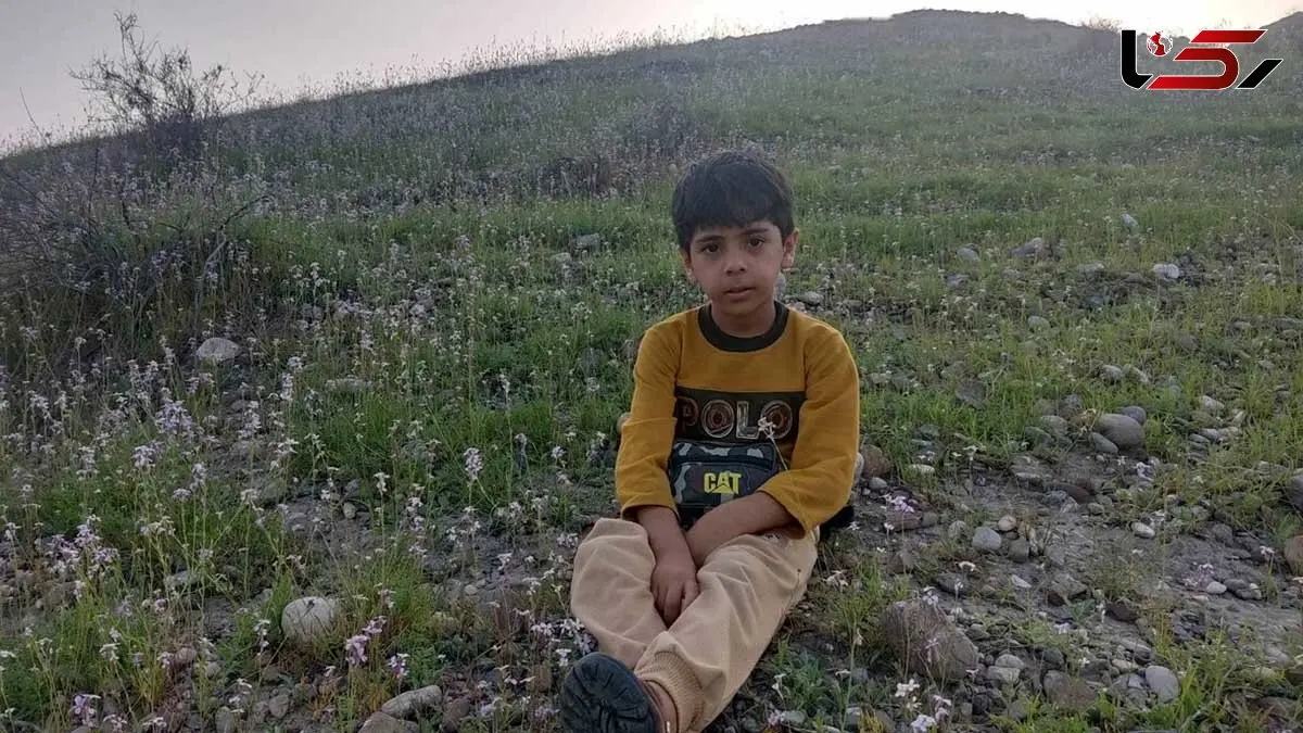 گریه‌های پیشگوی خواهر و ناخن‌های خونی مادر؛ دو فریاد ناتمام در دلِ آوار میناب / گفتگو بازهرا منزه، مادر شهید دانش‌آموز «سهیل چملی‌ پور»