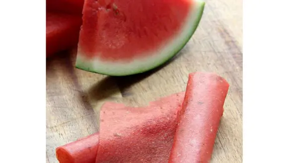 لواشک هندوانه عجیب ترین لواشک با طعم یلدا