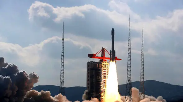 چین با موفقیت یازدهمین مجموعه ماهواره‌های مدار پایین زمین خود را به فضا پرتاب کرد