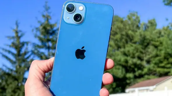 سه گوشی پرفروش در ایران که ارزش خرید ندارند