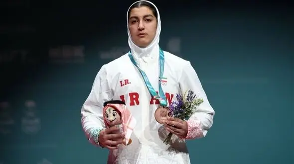 پایان کار زهرا حسینی وزنه بردار ایرانی با مدال برنز حرکت یک ضرب