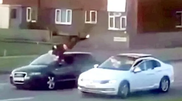 فیلم لحظه مرگ مرد جوان در صحنه ای شوک آور / مجرم فرار کرد / انگلیس
