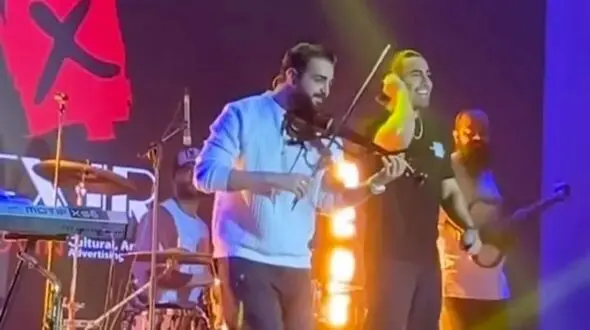 فیلم آواز محلی؛ نوای دلنشین لری تو کنسرت مجید رضوی که زن و مرد از شوق نفس کم آوردن