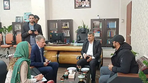 ملاقات سفیر انگلیس با 2  متهم امنیتی کشورش در کرمان + عکس